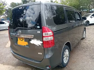 Toyota Noah 2011 Gray