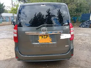 Toyota Noah 2011 Gray