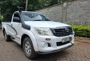 Toyota Hilux 2012 White
