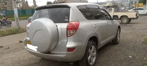 Toyota RAV4 2011 Silver