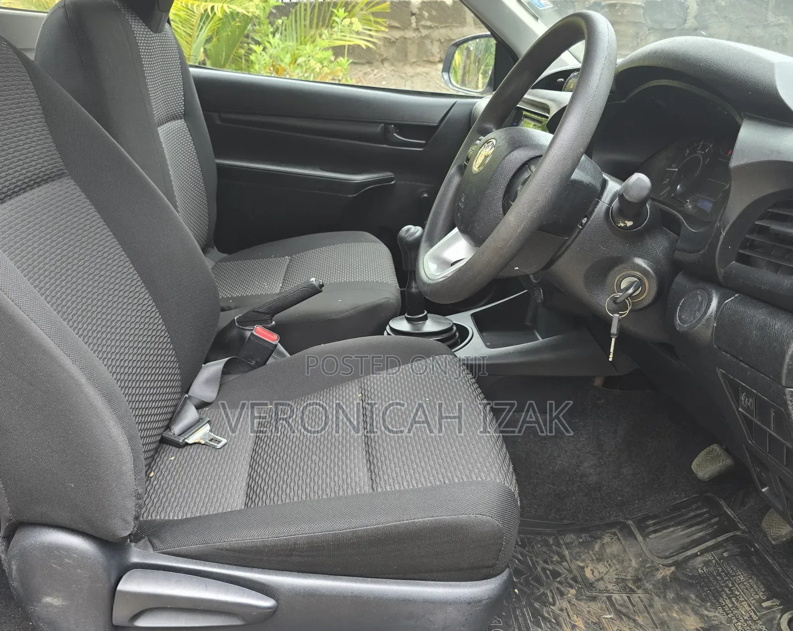 Toyota Hilux 2024 White