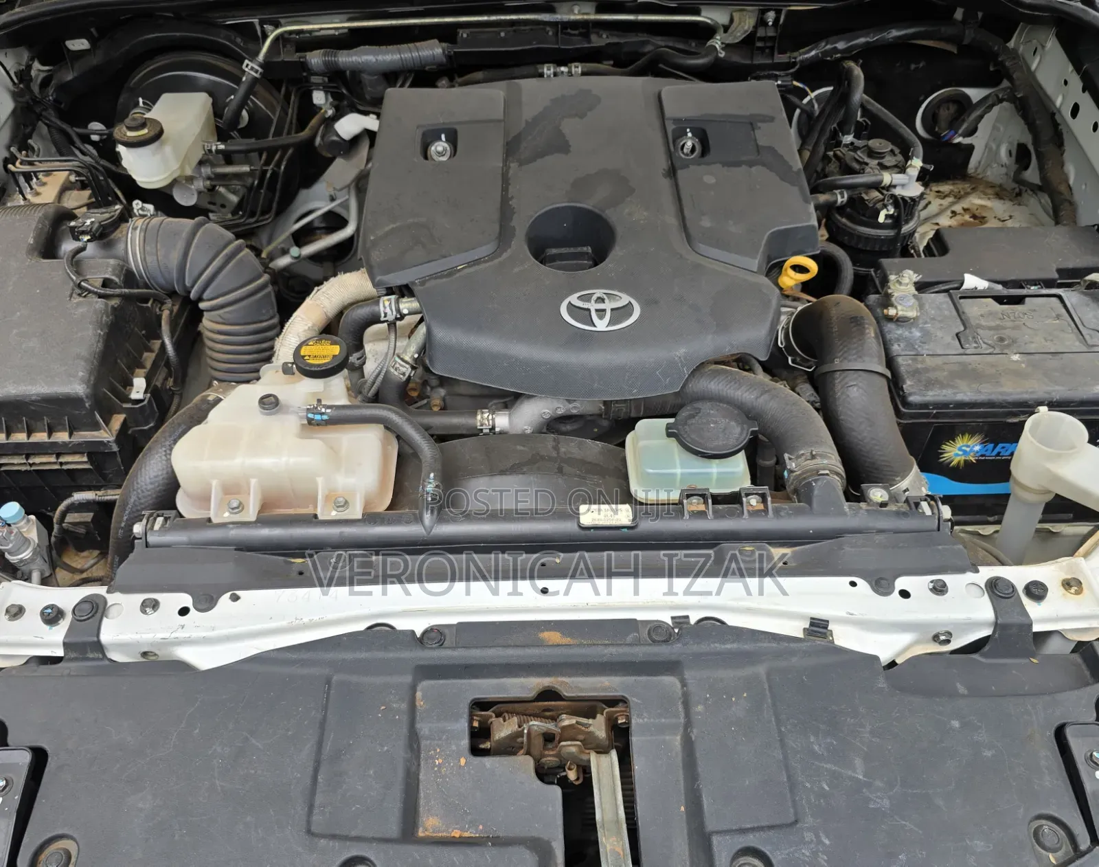 Toyota Hilux 2024 White