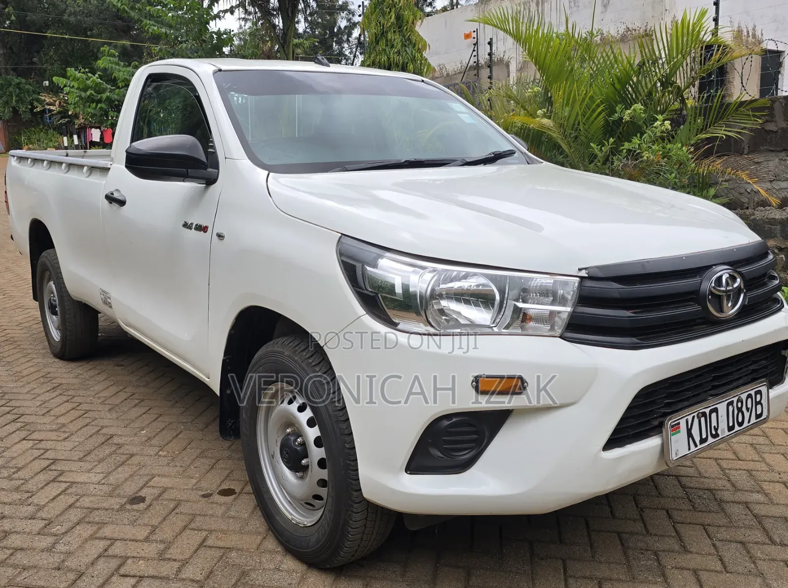 Toyota Hilux 2024 White