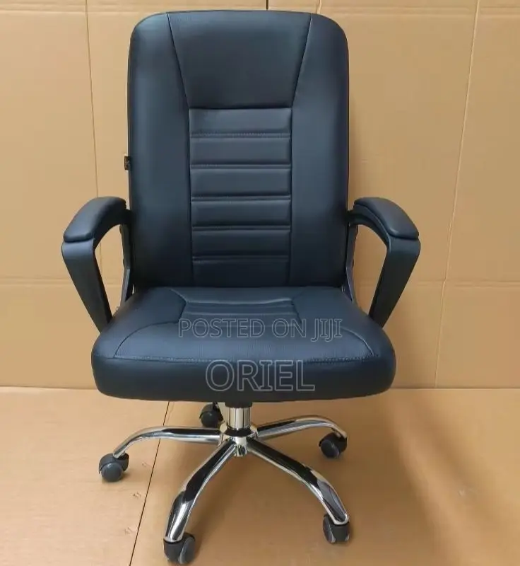 Office Chair : Mid-Back Black Executive Chair