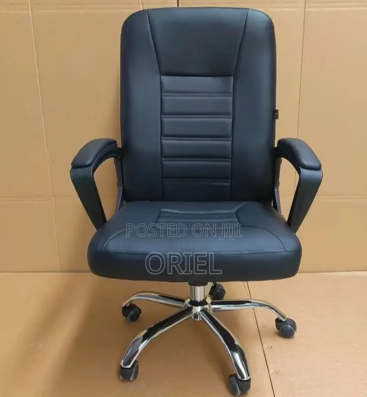Office Chair : Mid-Back Black Executive Chair