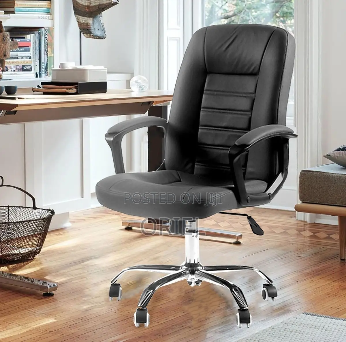 Office Chair : Mid-Back Black Executive Chair