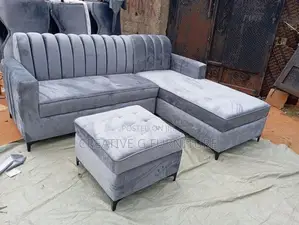 Stylish 6‐Seater Grey L‐Shaped Sofa With Footrest