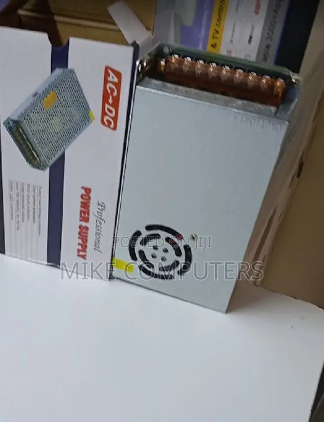 High Efficiency 20a Switching Power Supply With Cooling Fan