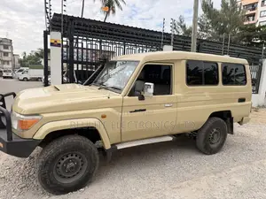Toyota Land Cruiser 2018 Beige
