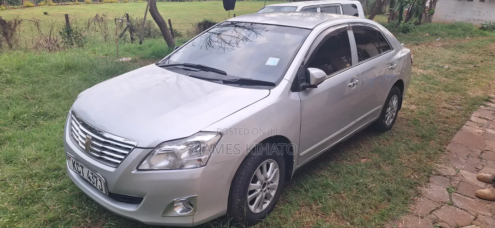 Toyota Premio 2013 Silver