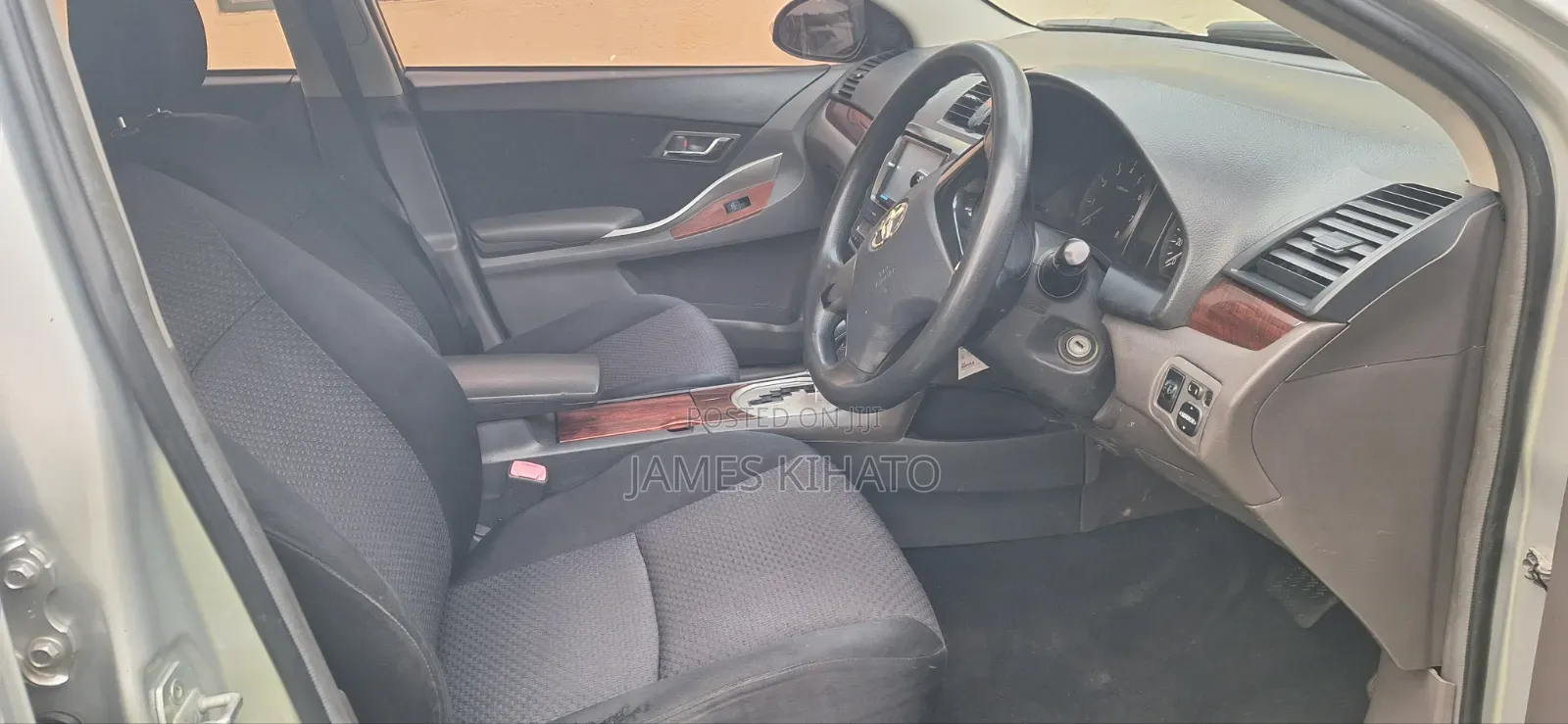 Toyota Premio 2013 Silver