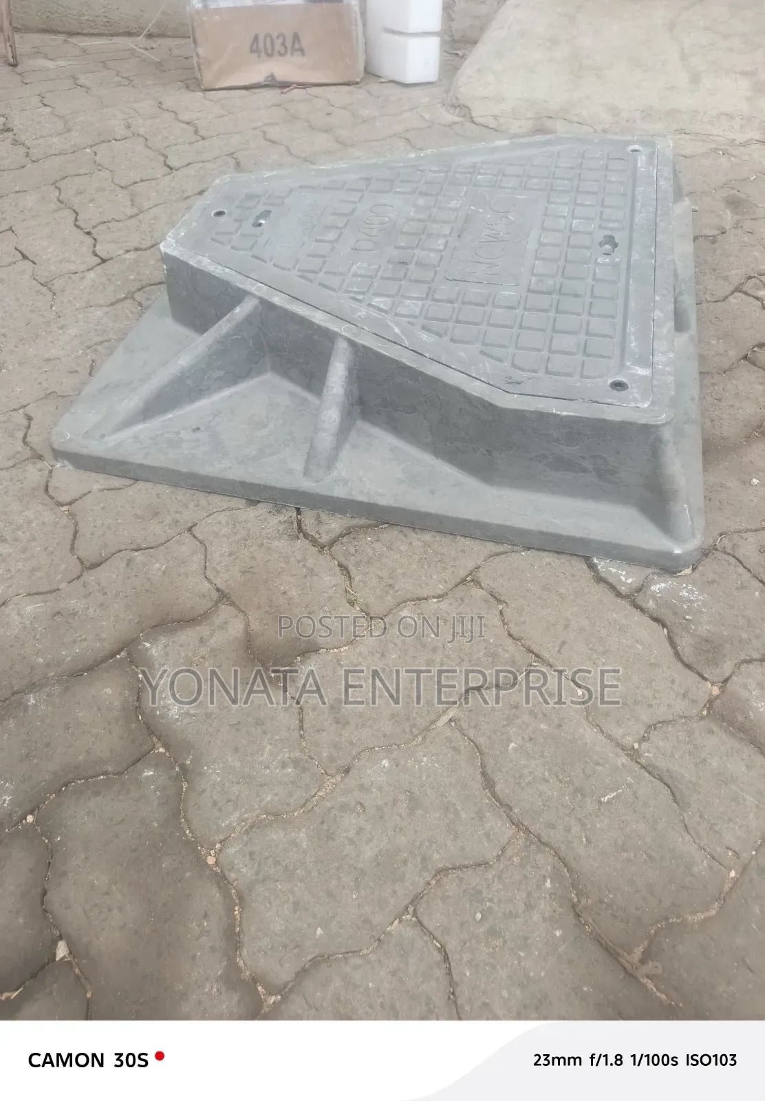 Sewer 40t Manhole Cover (Triangular 700*700)