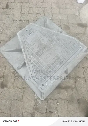 Sewer 40t Manhole Cover (Triangular 700*700)