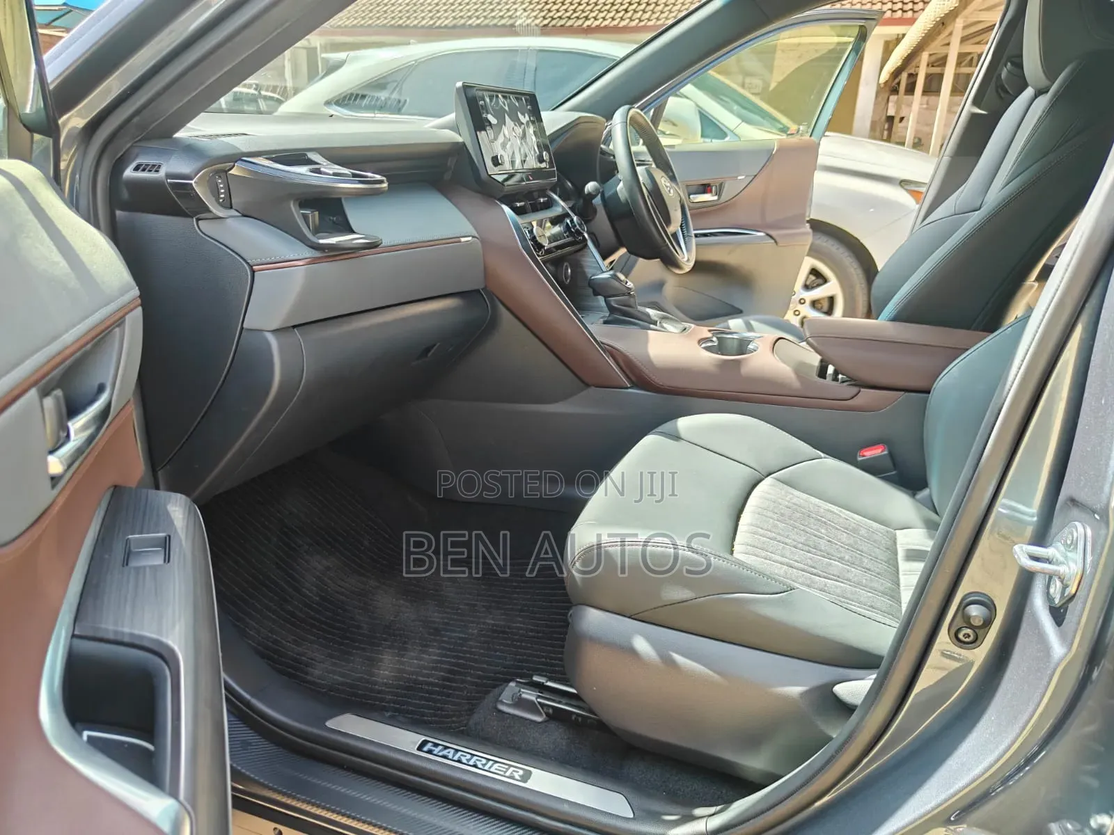 Toyota Harrier 2.0 2021 Blue