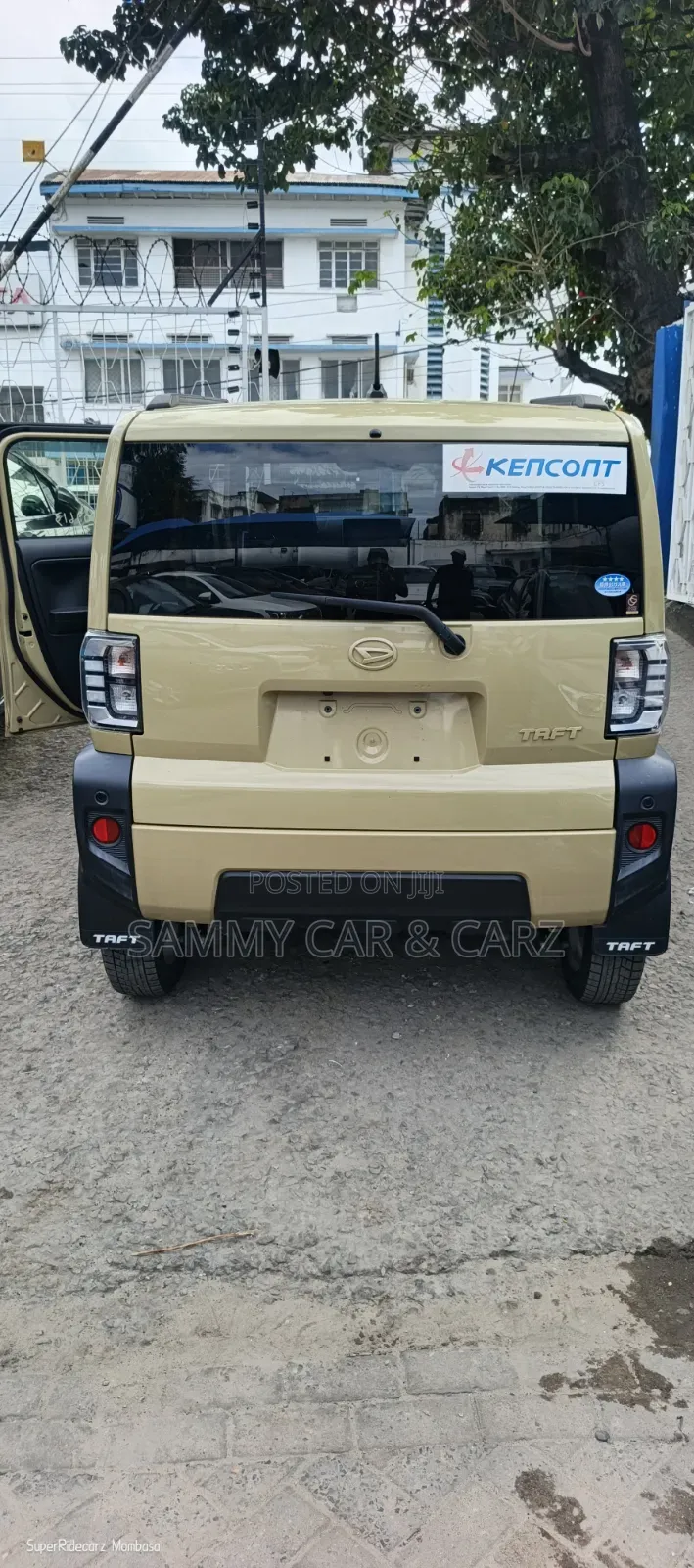 Daihatsu Tanto 2021