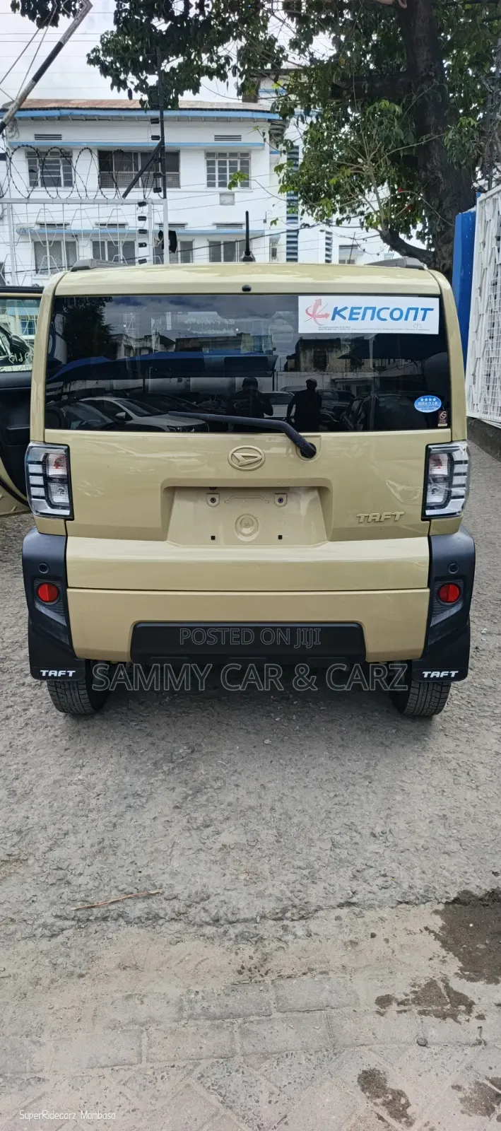 Daihatsu Tanto 2021