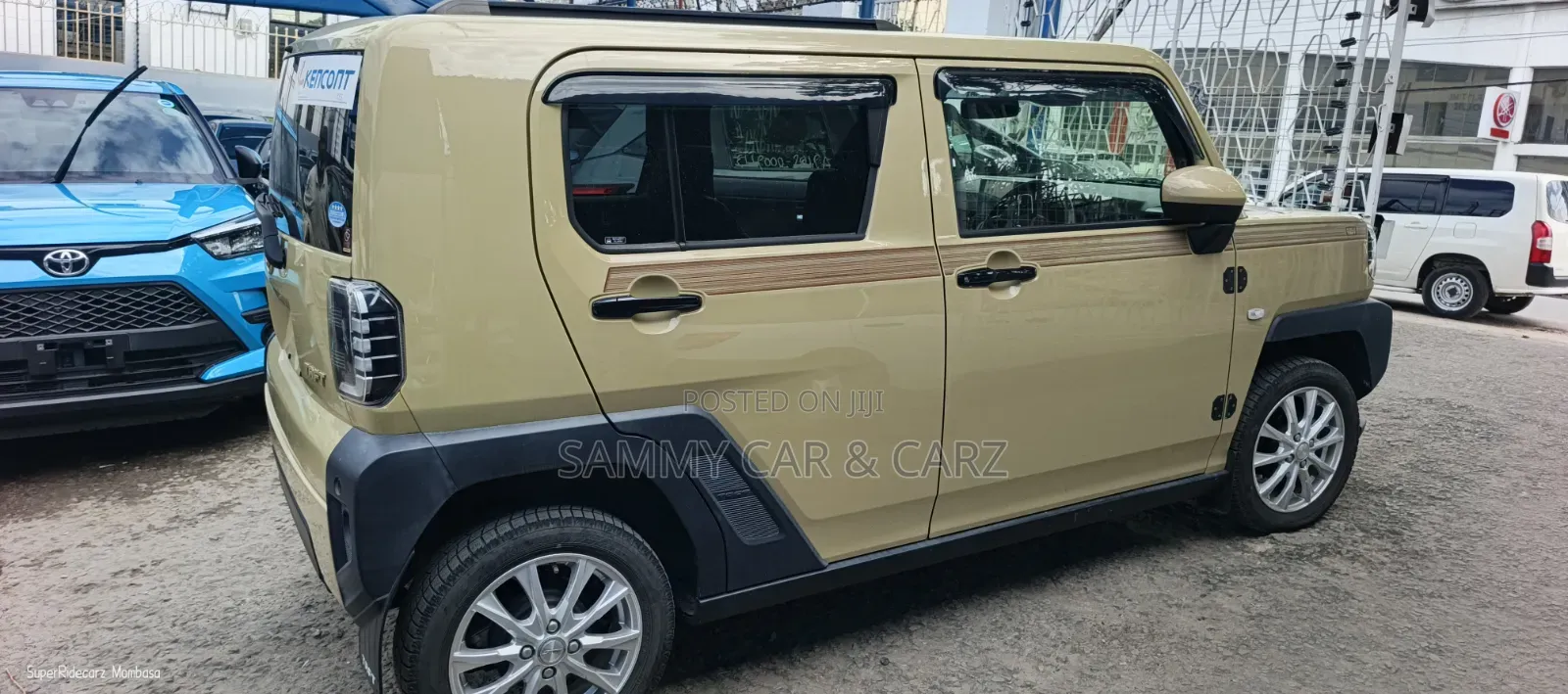 Daihatsu Tanto 2021