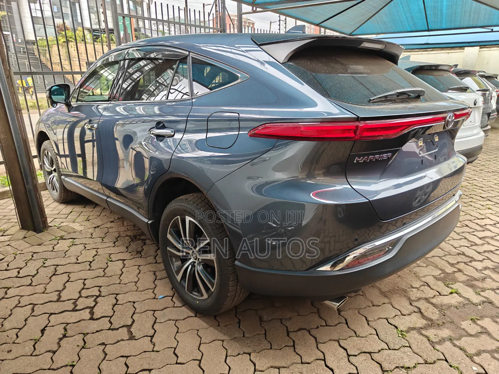 Toyota Harrier 2.0 2021 Blue