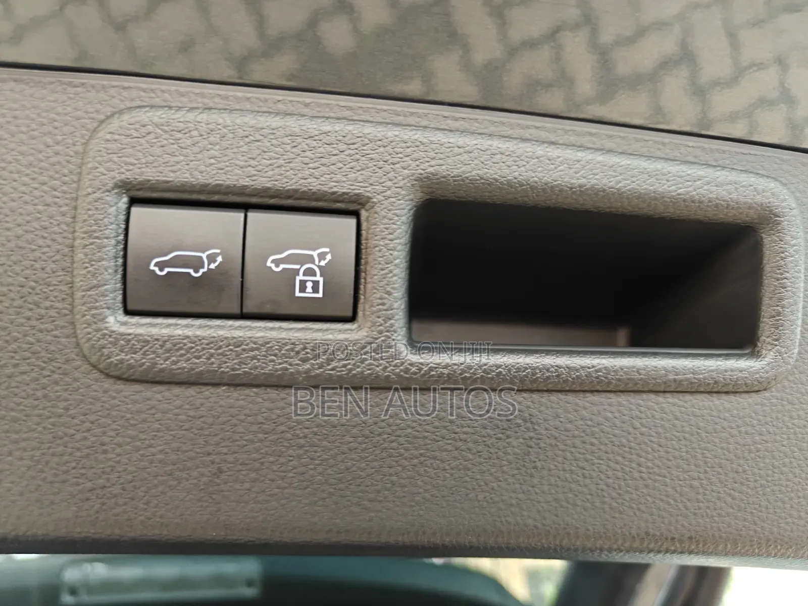 Toyota Harrier 2.0 2021 Blue