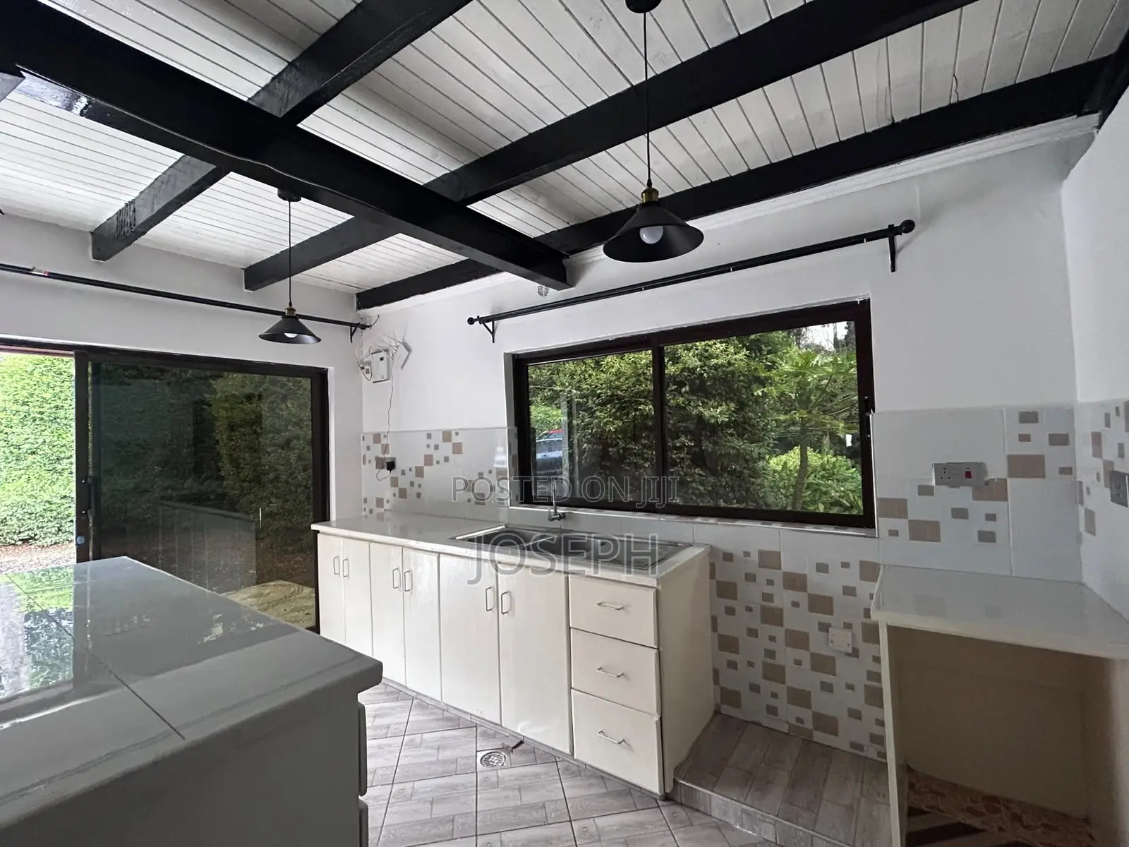 Mini Flat in Off Windy Ridge Rd, Karen C for rent