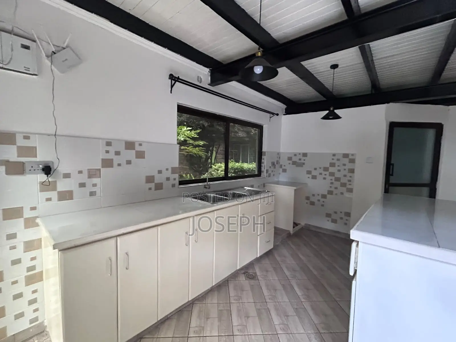 Mini Flat in Off Windy Ridge Rd, Karen C for rent
