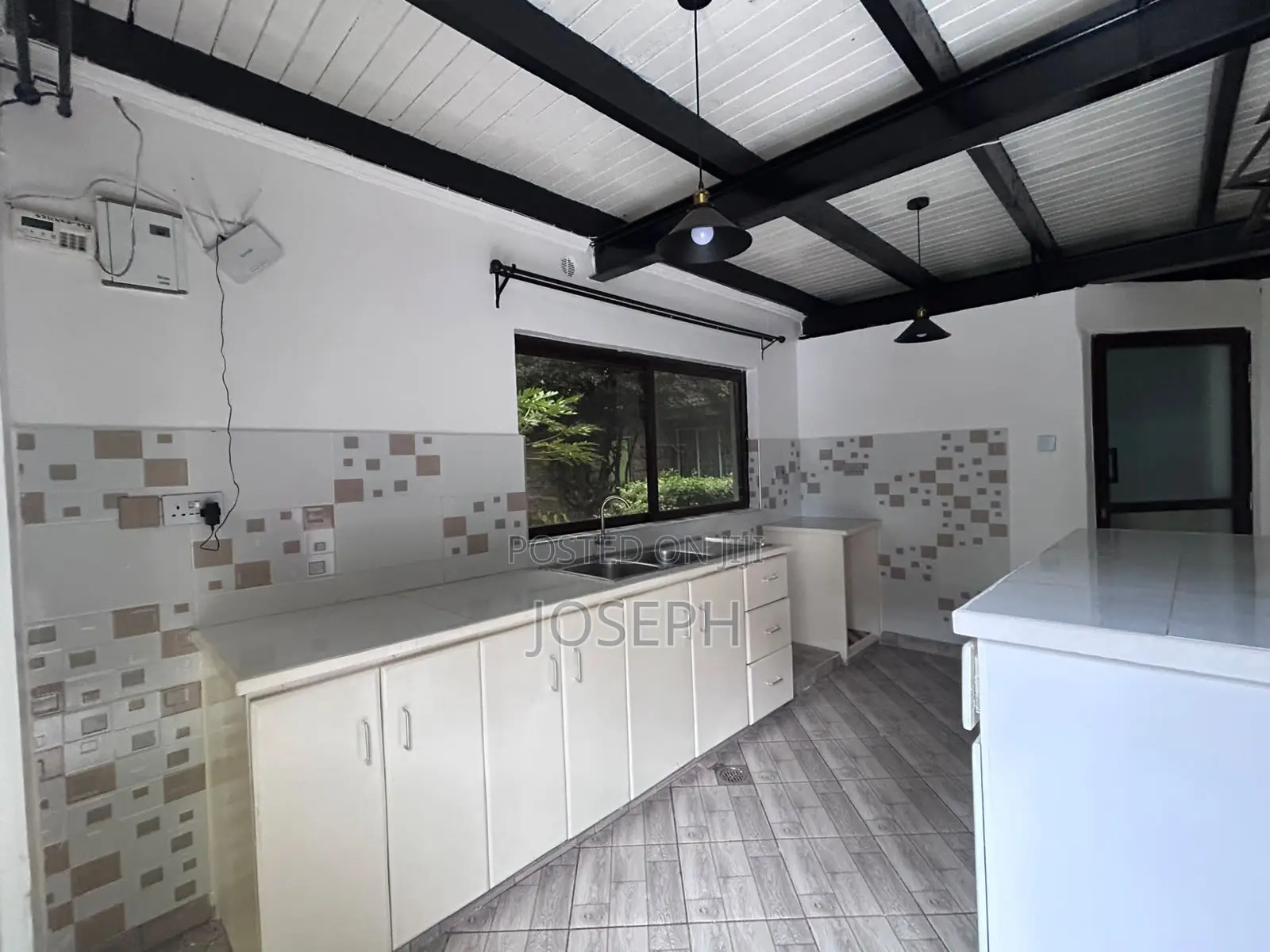 Mini Flat in Off Windy Ridge Rd, Karen C for rent