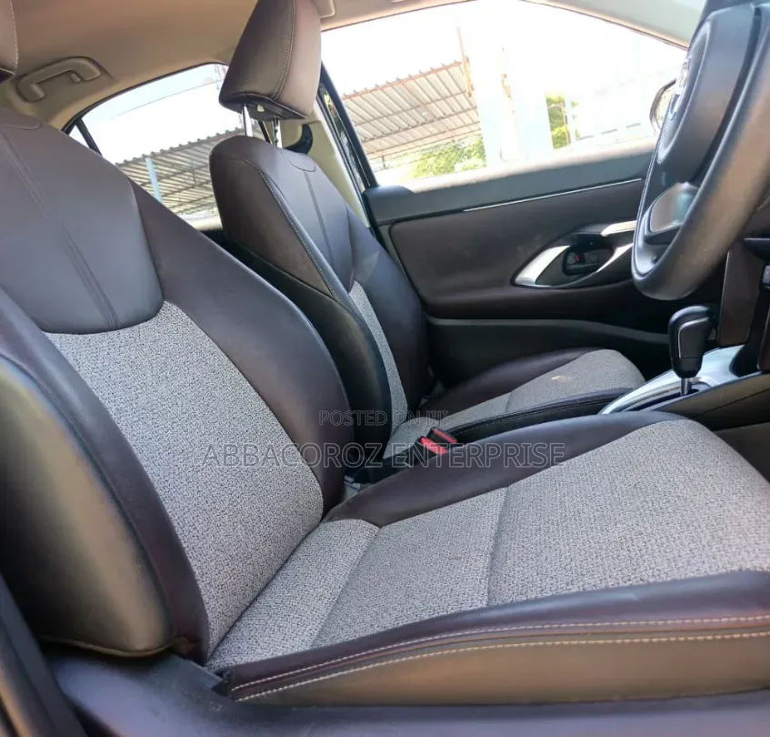 Toyota Yaris 2021 Black