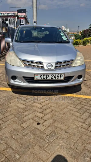 Nissan Tiida 2010