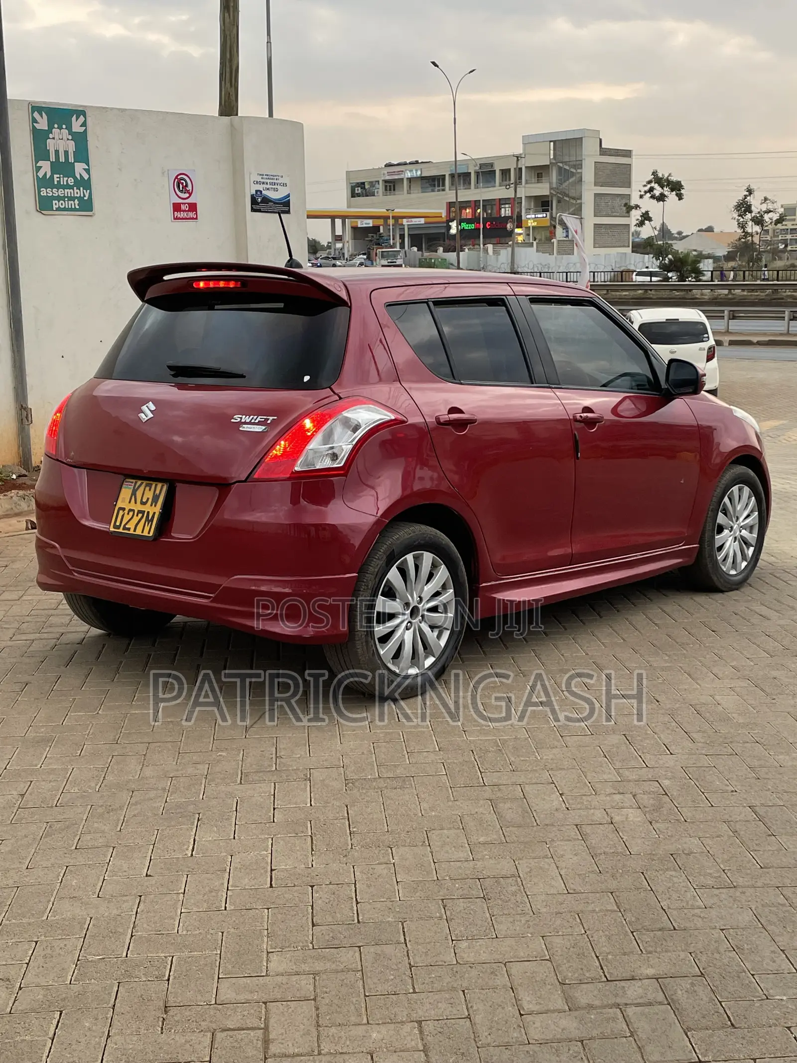 Suzuki Swift 2012 Maroon