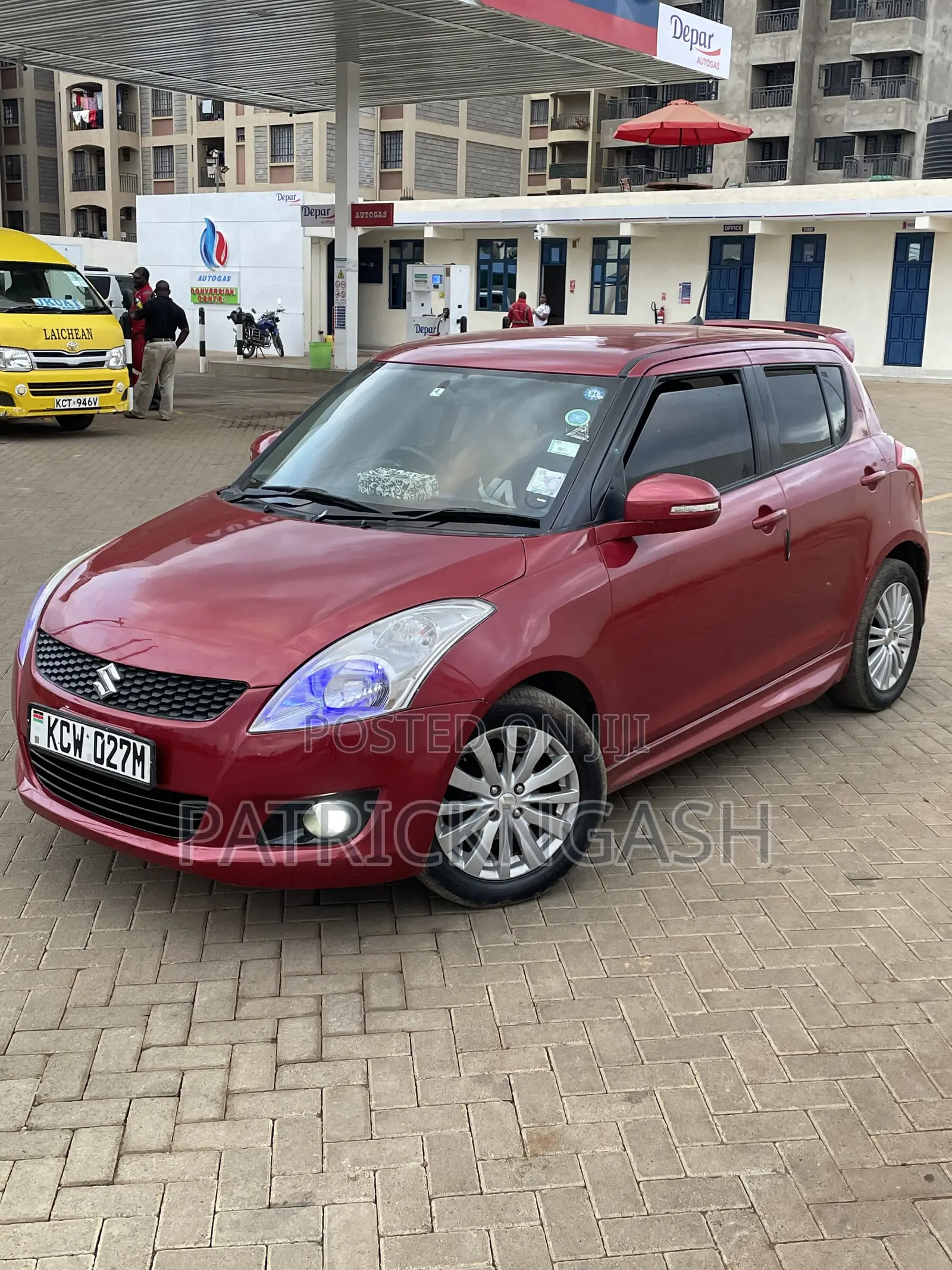 Suzuki Swift 2012 Maroon