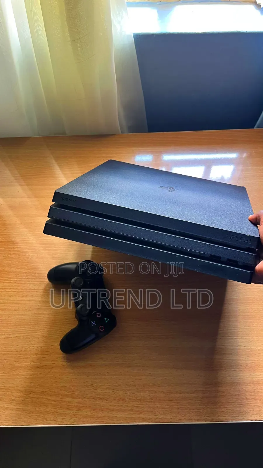 Fresh Import Playstation 4 Pro 1tb