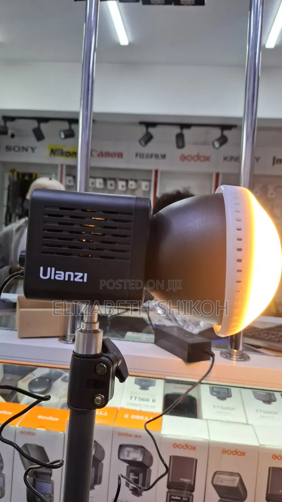 Ulanzi L023 40w Pro Cob Fill Light Black(With Adaptor)