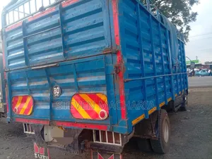 Isuzu NPR 4.3