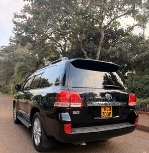 Toyota Land Cruiser Prado 2011