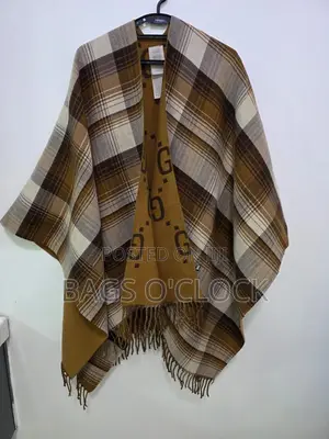 Elegant Women's Poncho – Warm Stylish