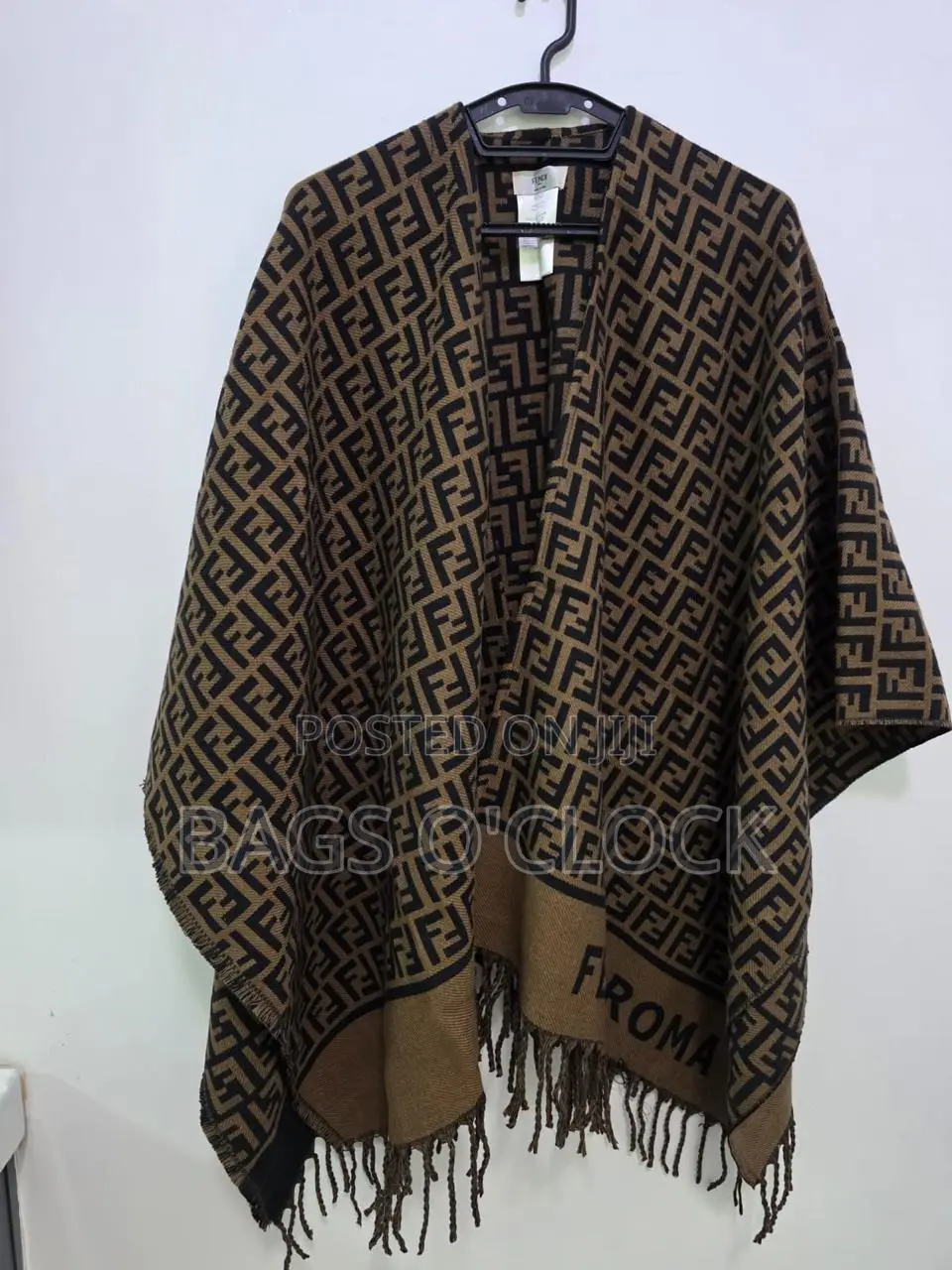 Elegant Women's Poncho – Warm Stylish