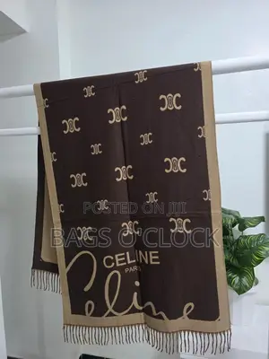Stylish Designer Scarf – Soft Elegant