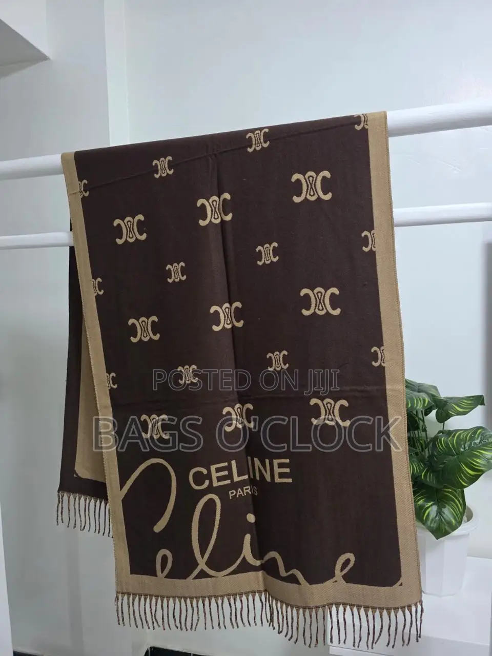 Stylish Designer Scarf – Soft Elegant
