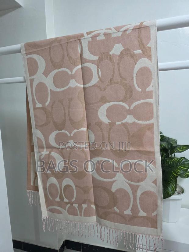Stylish Designer Scarf – Soft Elegant - thumbnail 5