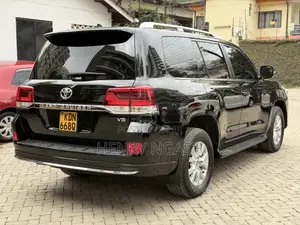 Toyota Land Cruiser 2016 Black
