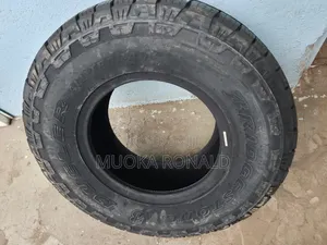 265/70r15 Bridgestone Tyre (All Terrain a/T002