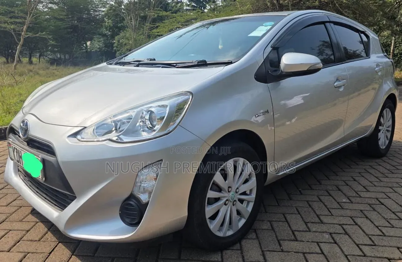 Toyota Aqua 2015 Silver