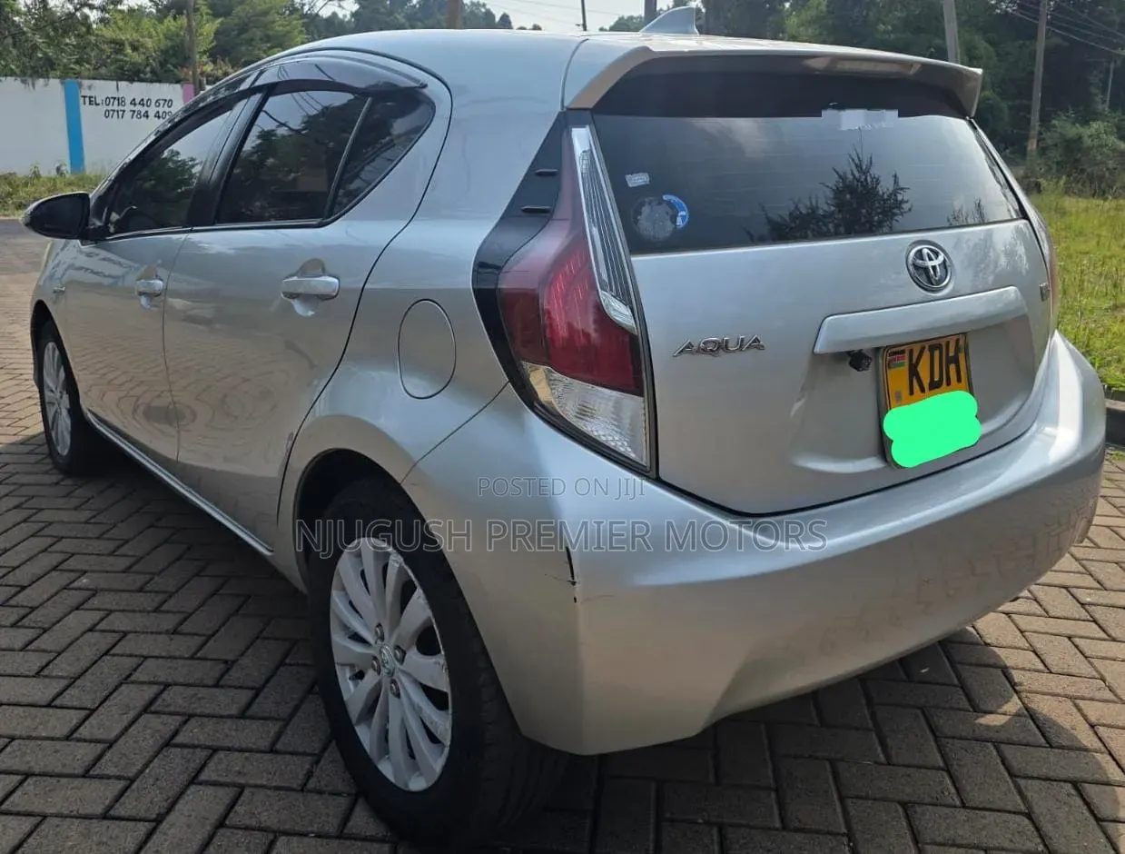 Toyota Aqua 2015 Silver