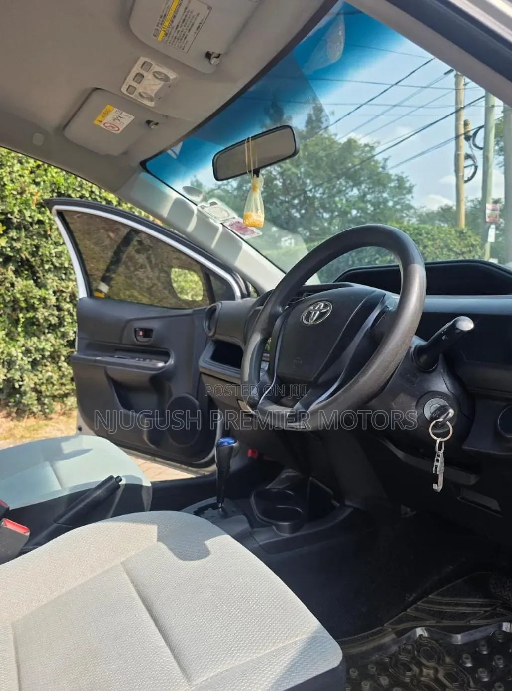 Toyota Aqua 2015 Silver