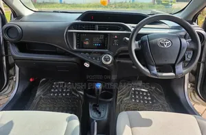 Toyota Aqua 2015 Silver