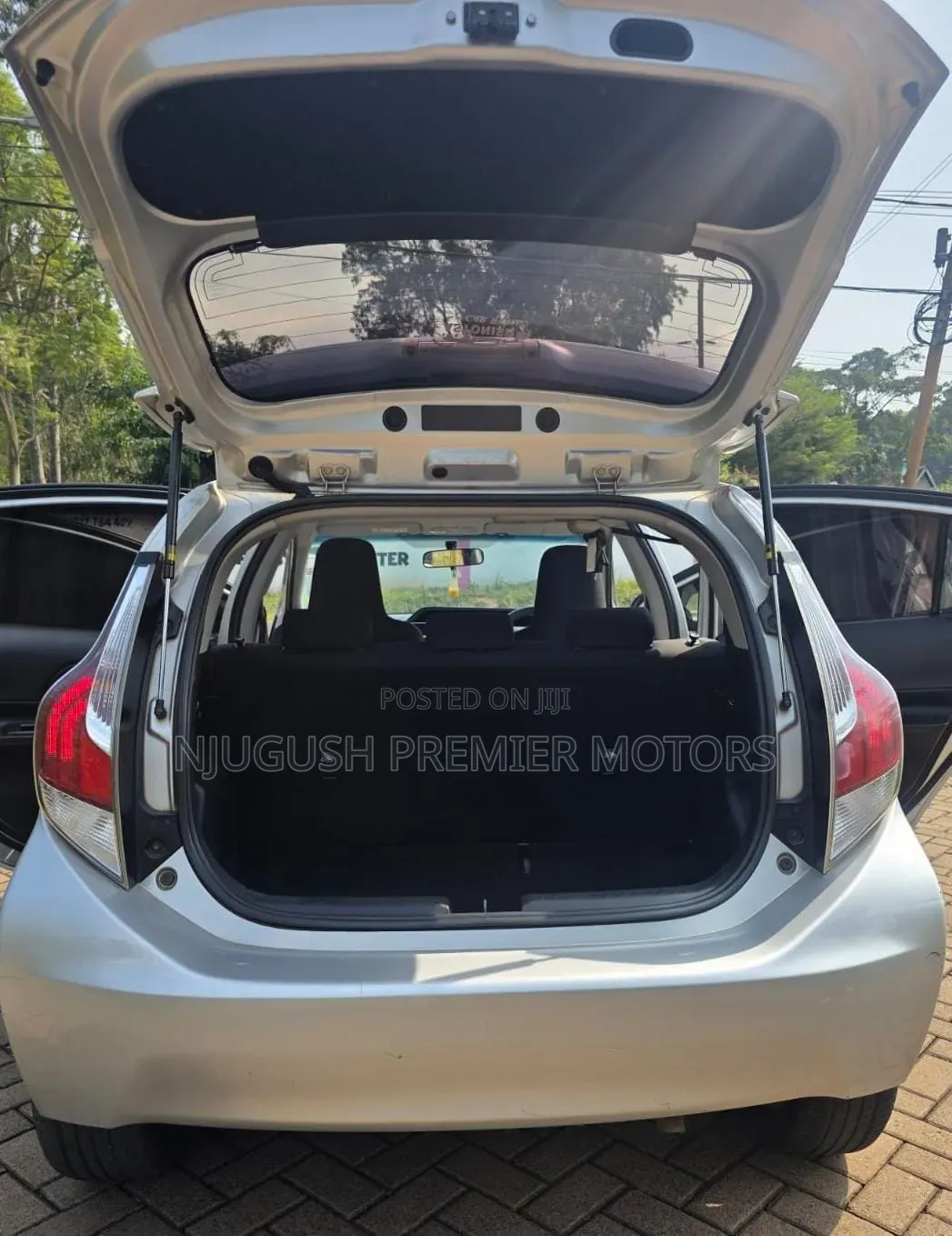 Toyota Aqua 2015 Silver