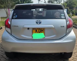 Toyota Aqua 2015 Silver