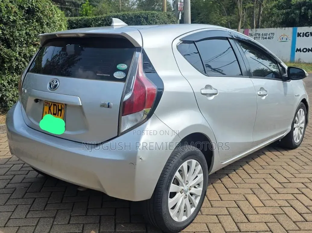 Toyota Aqua 2015 Silver