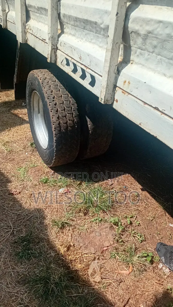 Mitsubishi Fh 215 KBF Open Bedy