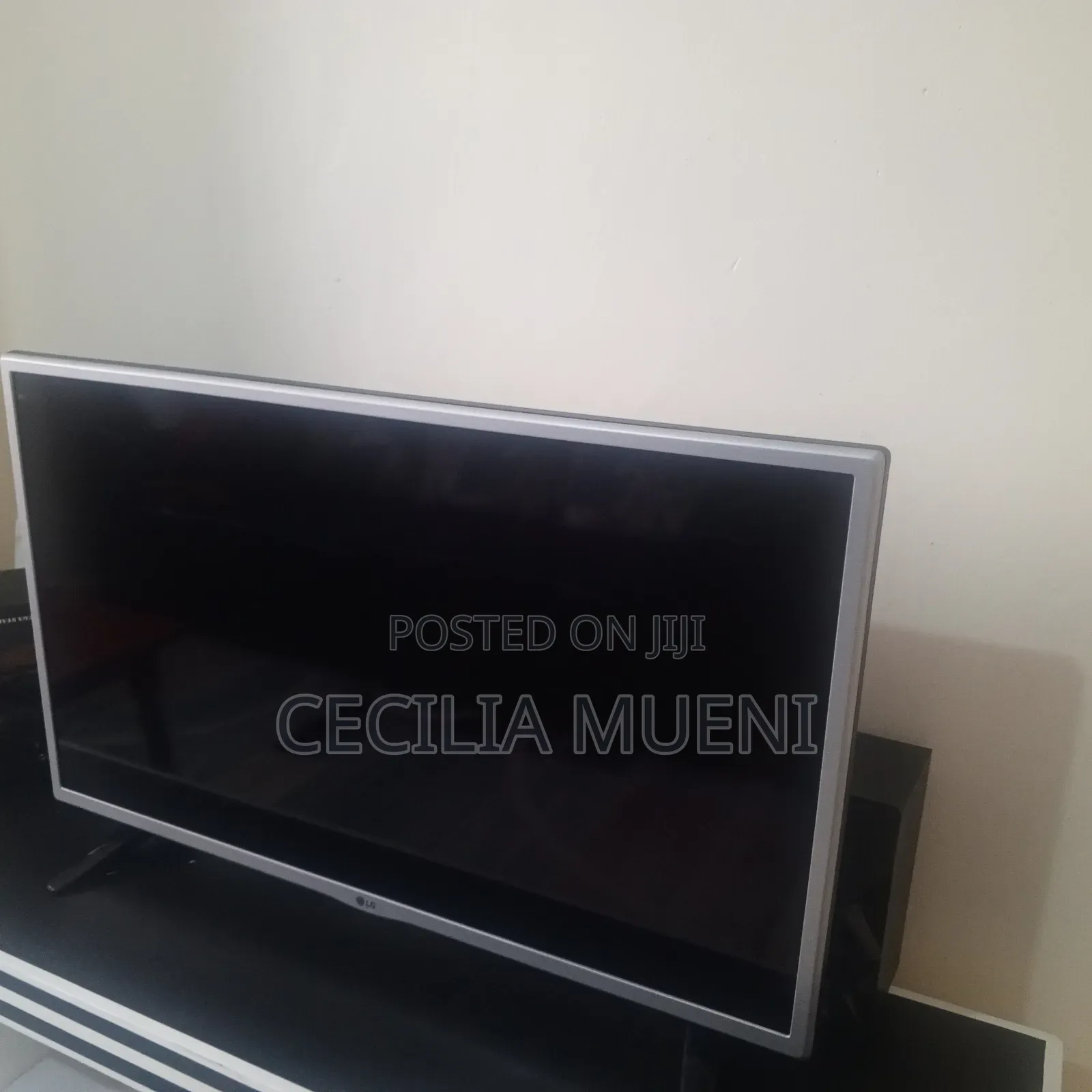 LG TV 32 Inch - Not Smart TV